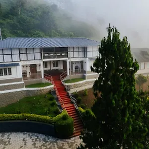 Resort Misty Courtyard